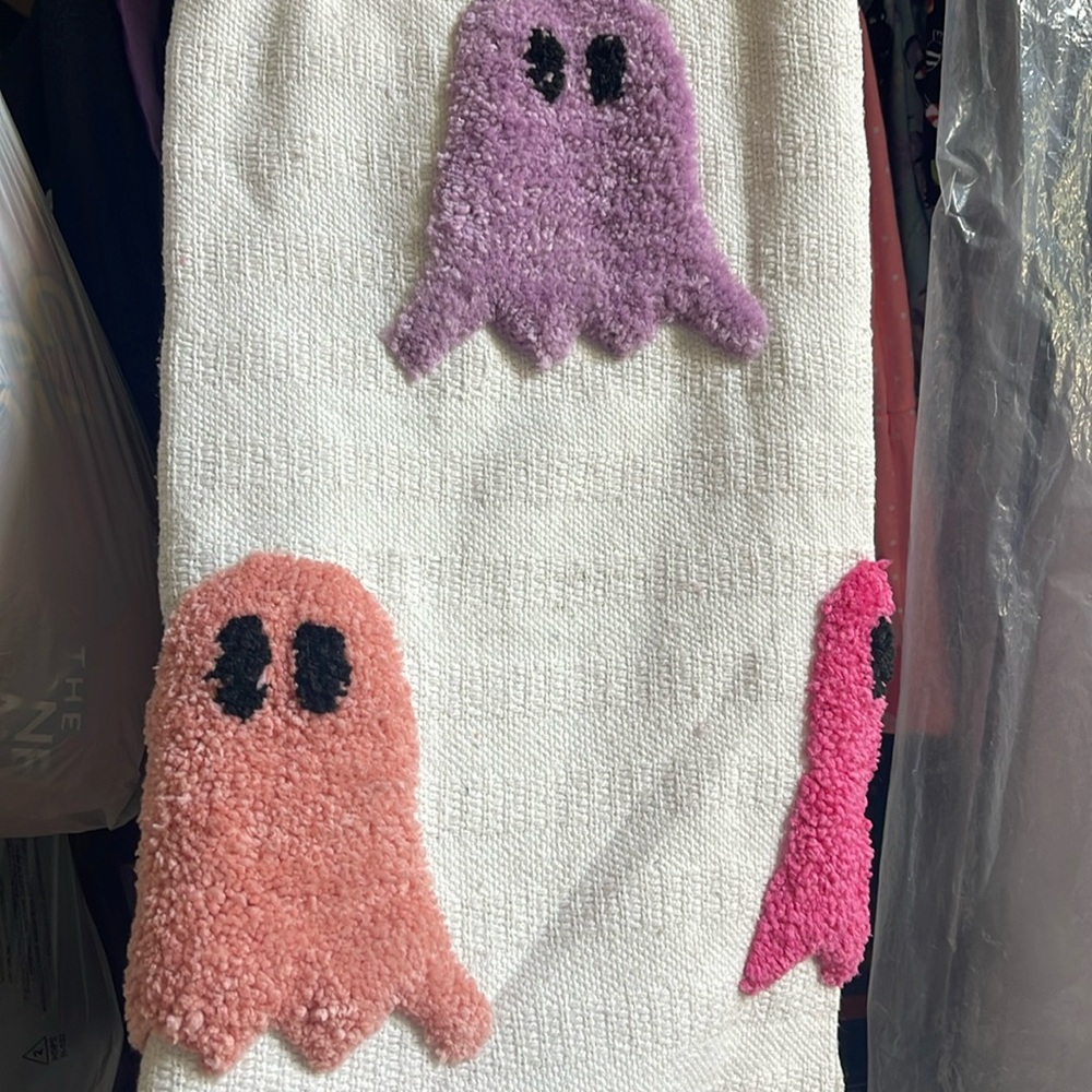 Rachel Zoe Cute Ghost Throw Blanket Pink Halloween Decor Fringe Creamy Pinkmas